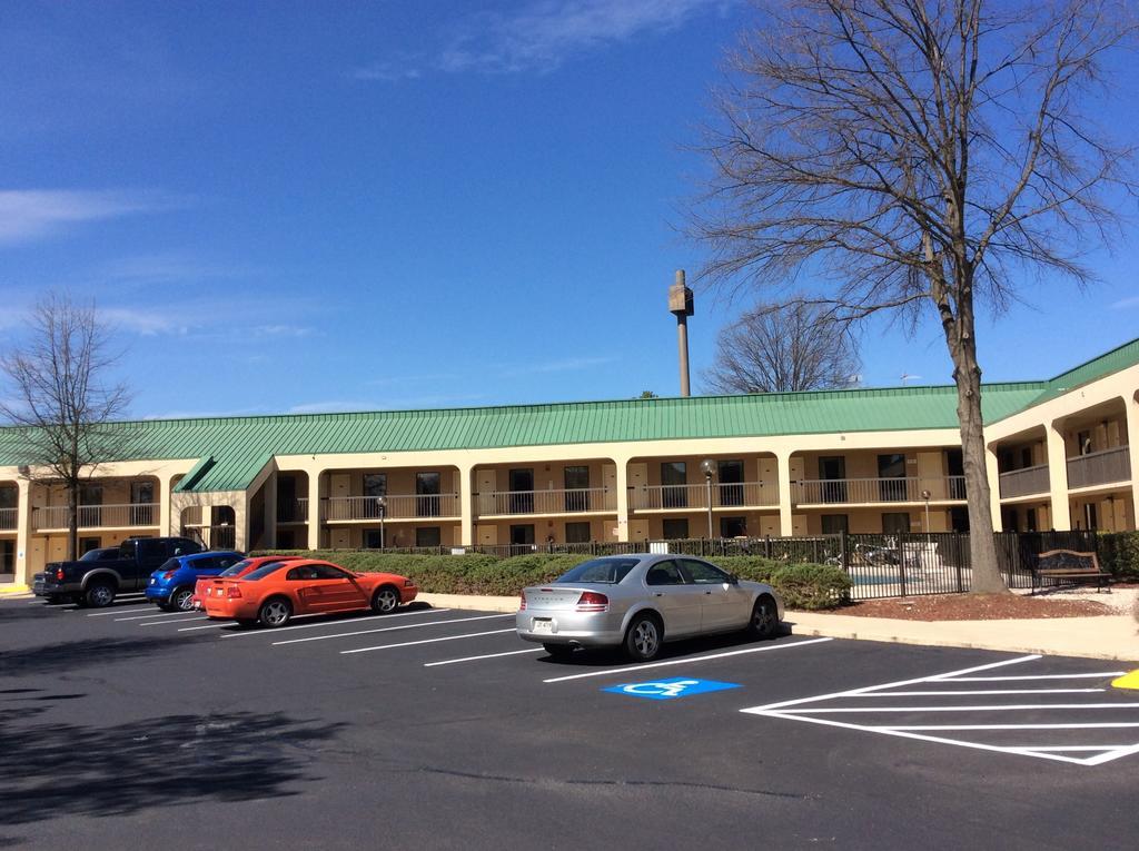 Howard Johnson By Wyndham Near The Coliseum Motel 2*